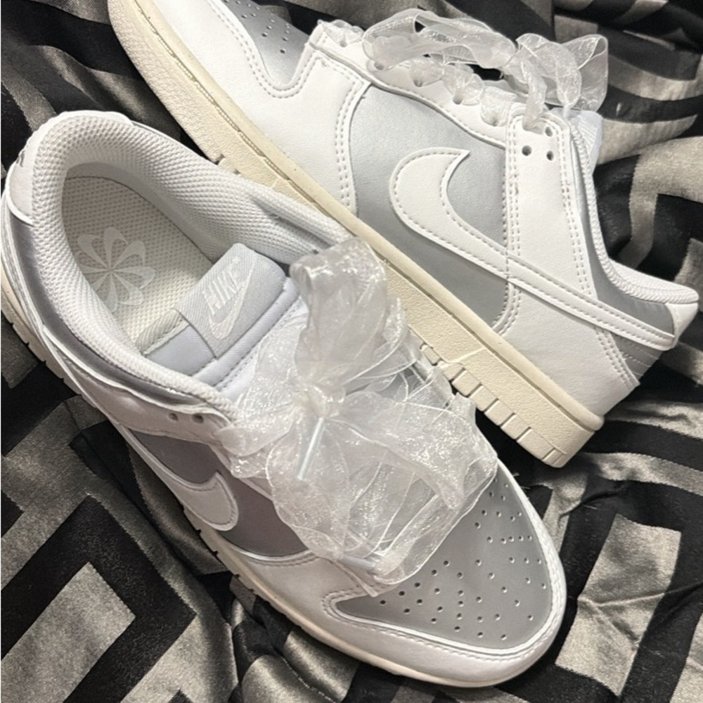 Nike White and Silver dunks
